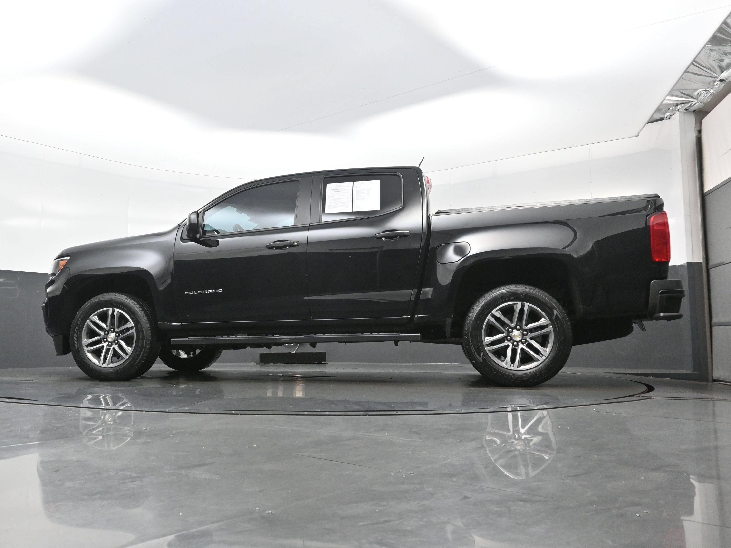 Used 2022 Chevrolet Colorado W/T w/ Custom Special Edition RWD image 27