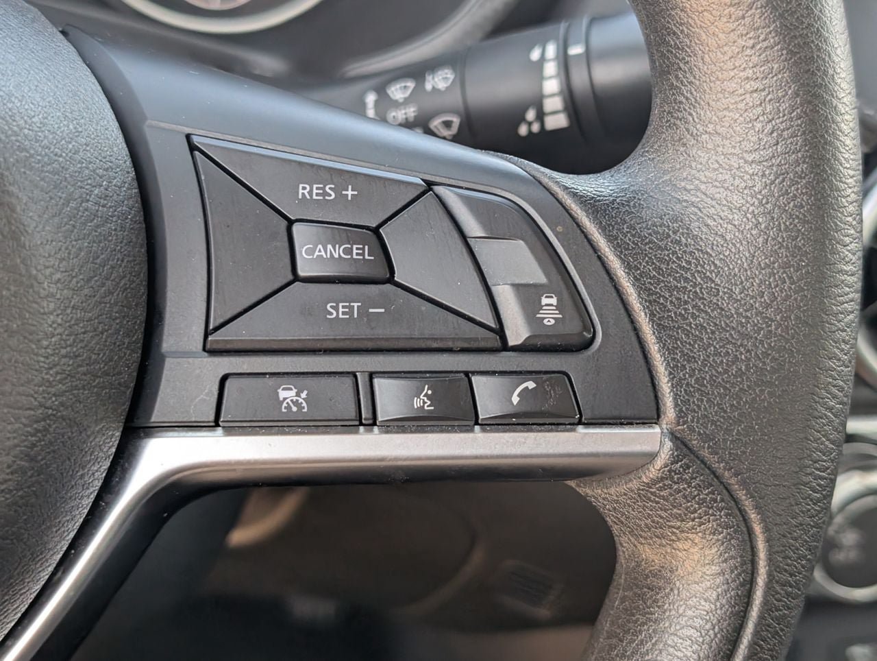 Used 2024 Nissan Sentra SV FWD image 22