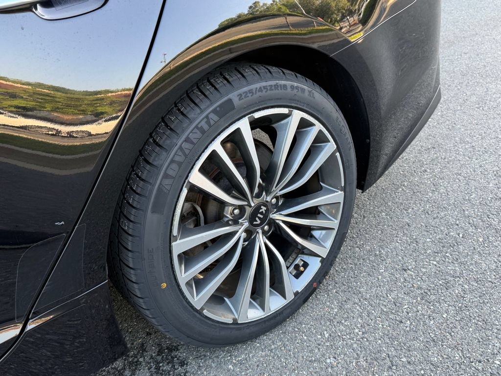 Used 2018 Kia Stinger Premium AWD/4WD image 10
