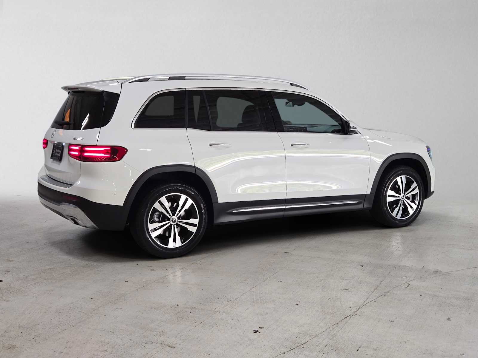 New 2026 Mercedes-Benz GLB 250 4MATIC image 3