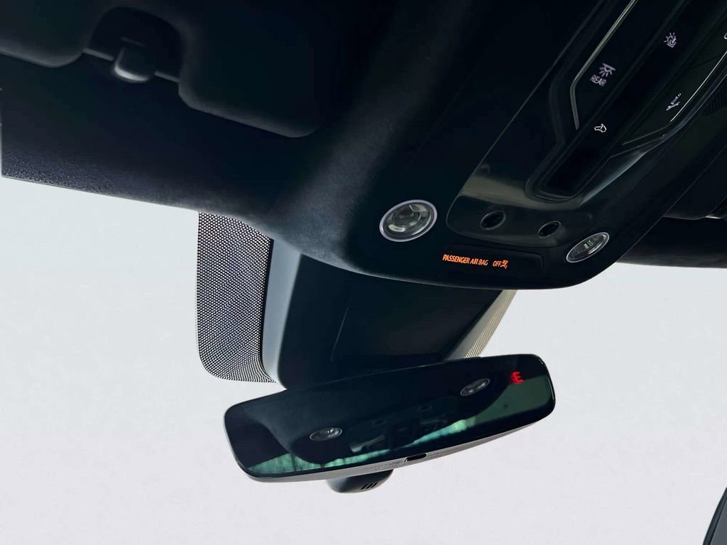 Used 2021 Lamborghini Urus AWD/4WD image 28