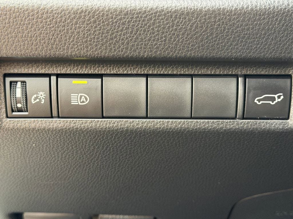 Used 2023 Toyota RAV4 XLE Premium FWD image 25