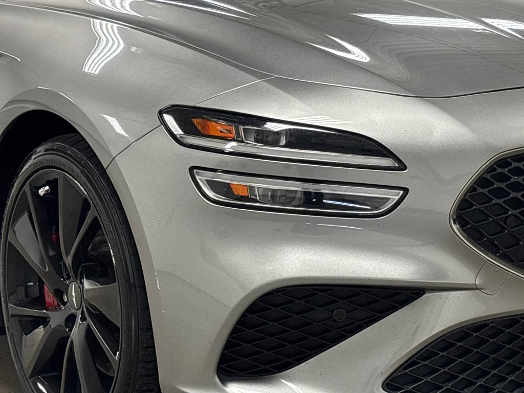 Used 2022 Genesis G70 3.3T RWD image 5