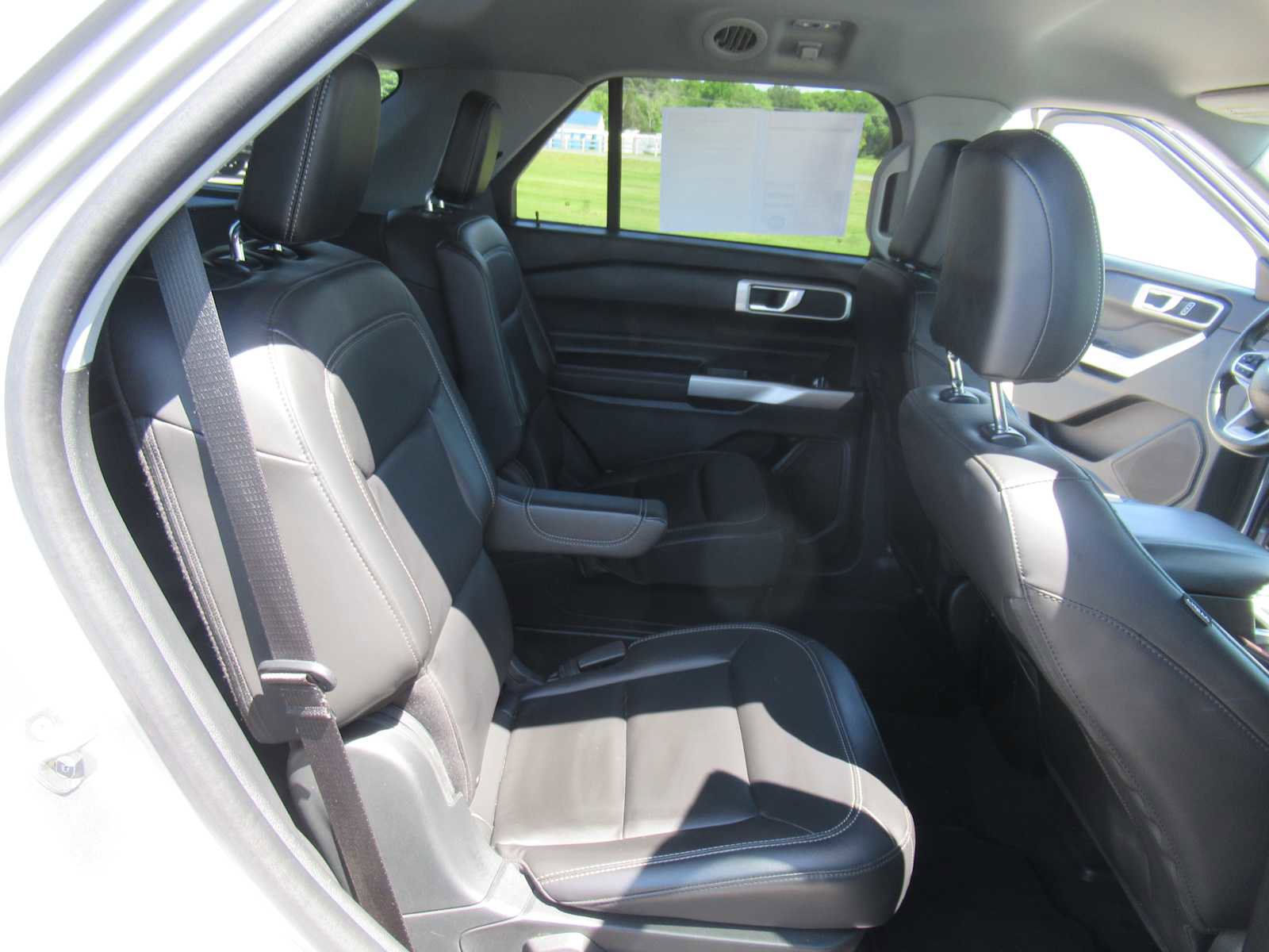 Used 2023 Ford Explorer XLT w/ Equipment Group 202A AWD/4WD image 20