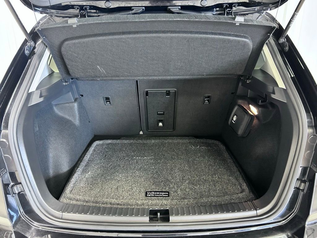 Used 2022 Volkswagen Taos SEL image 29