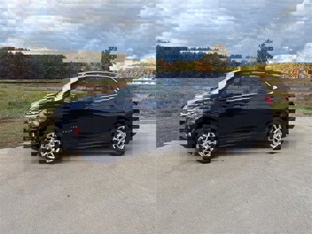 Used 2022 Chevrolet Equinox LT image 2