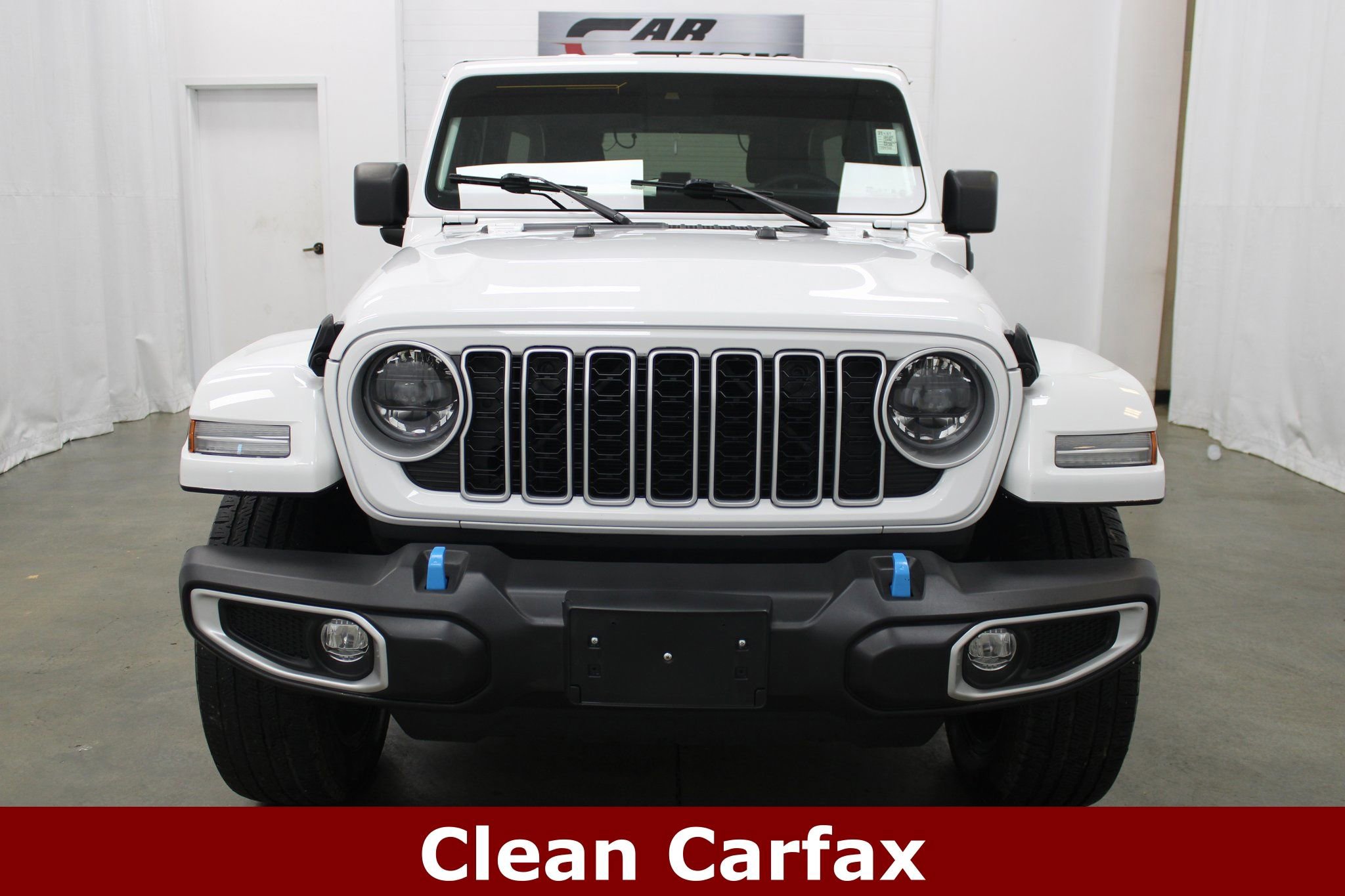 Used 2024 Jeep Wrangler Unlimited Sahara image 3