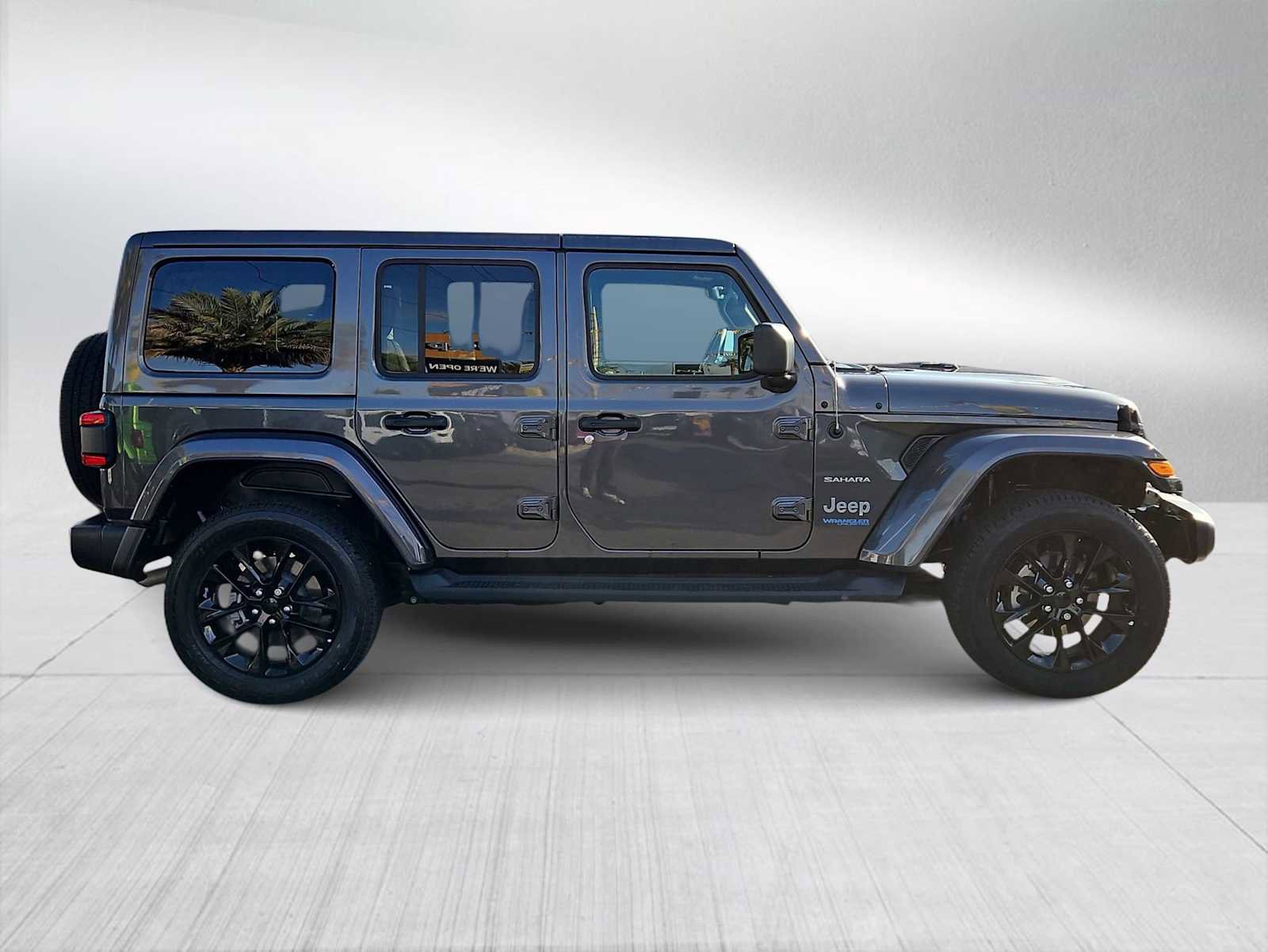 Used 2021 Jeep Wrangler Unlimited Sahara w/ Cold Weather Group image 9