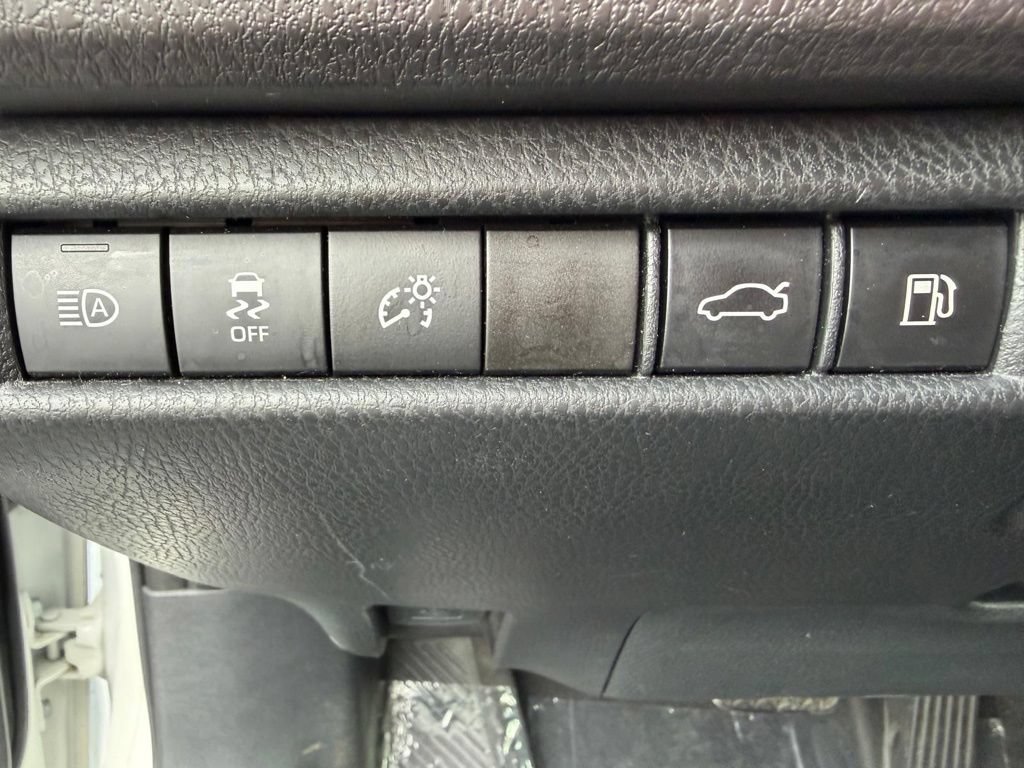 Used 2025 Toyota Camry LE FWD image 26