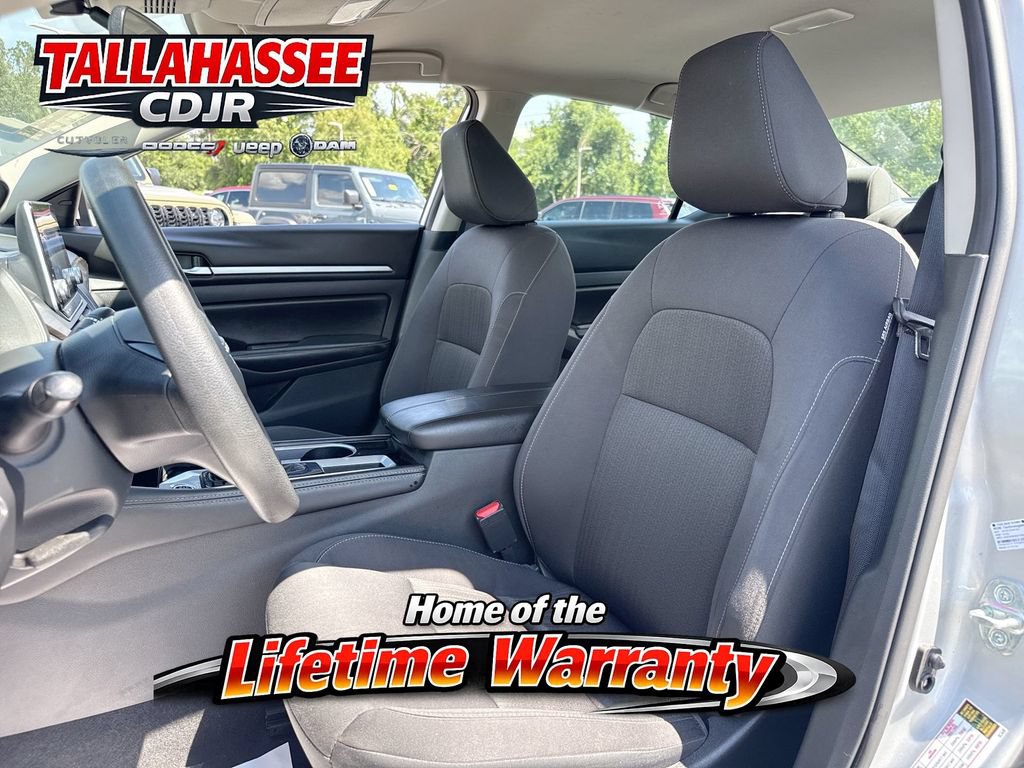 Used 2023 Nissan Altima 2.5 SV FWD image 14