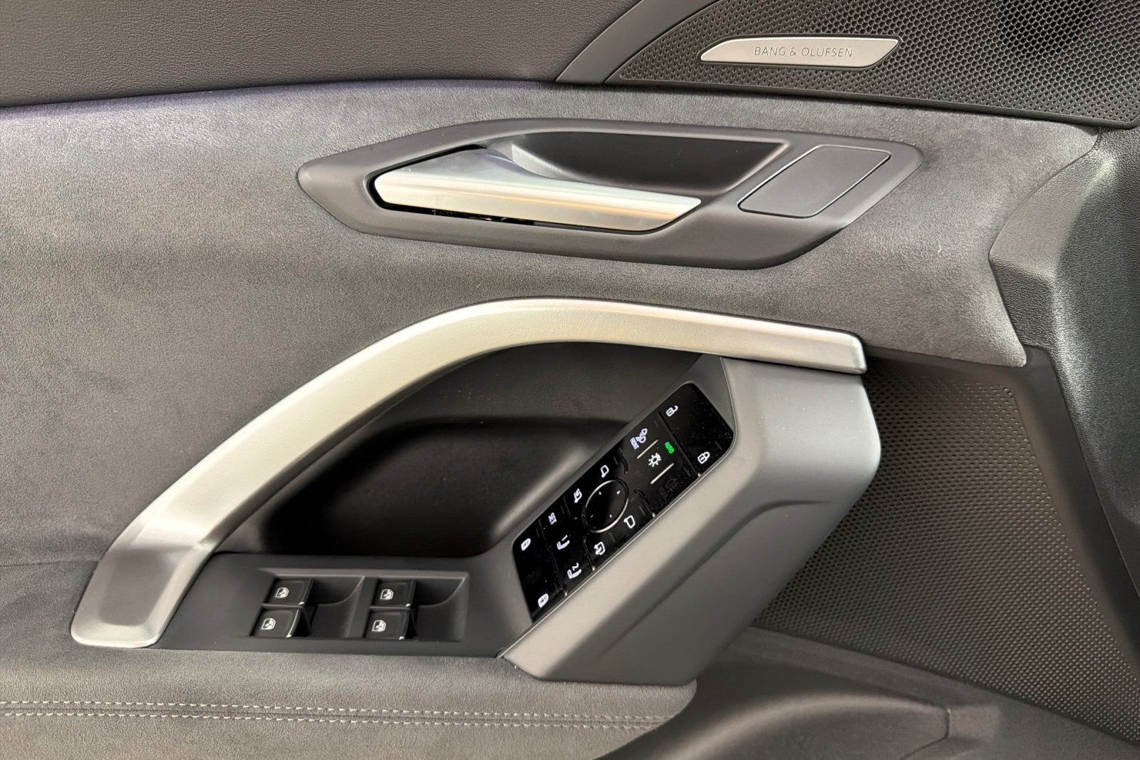 New 2026 Audi SQ5 Premium Plus AWD/4WD image 10