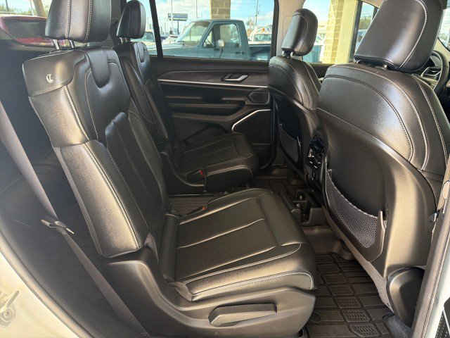 Used 2023 Jeep Grand Cherokee L Limited w/ Luxury Tech Group II image 33