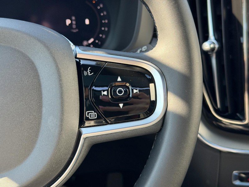Used 2025 Volvo XC60 B5 Ultra w/ Protection Package Premier image 21