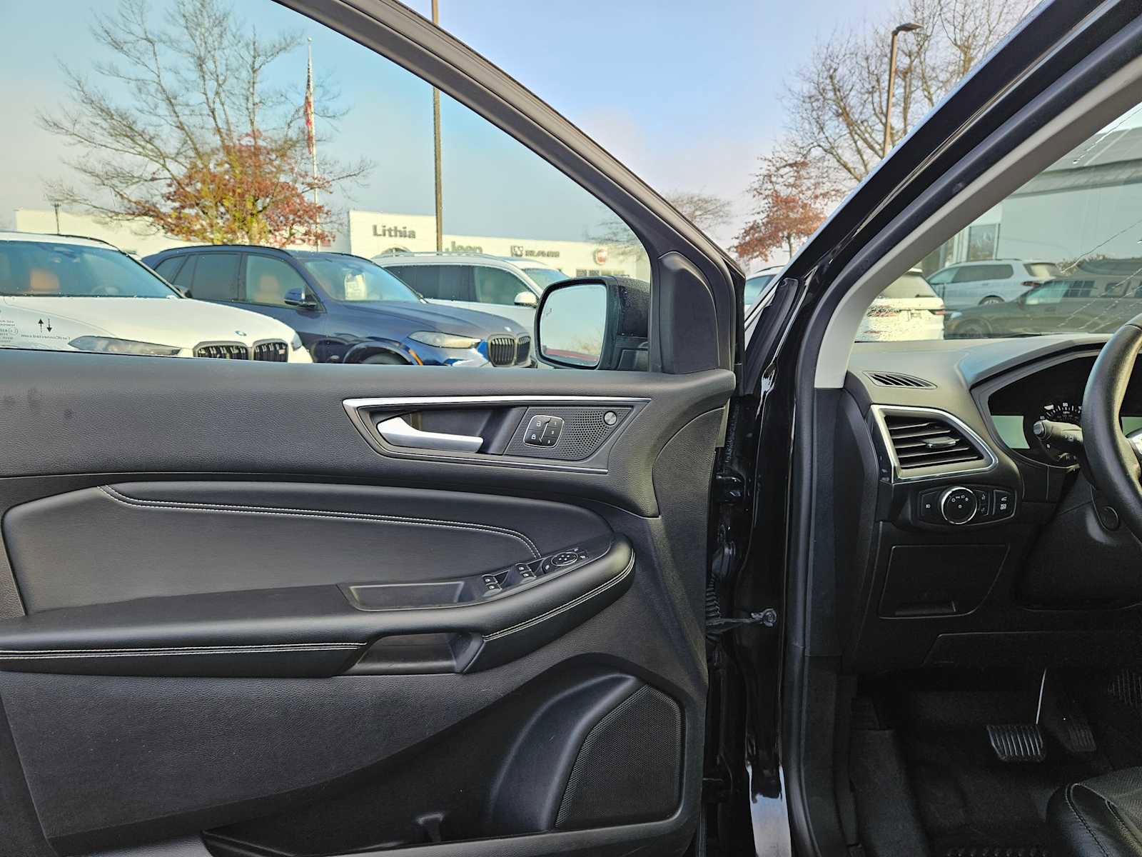 Used 2022 Ford Edge Titanium w/ Equipment Group 301A image 23