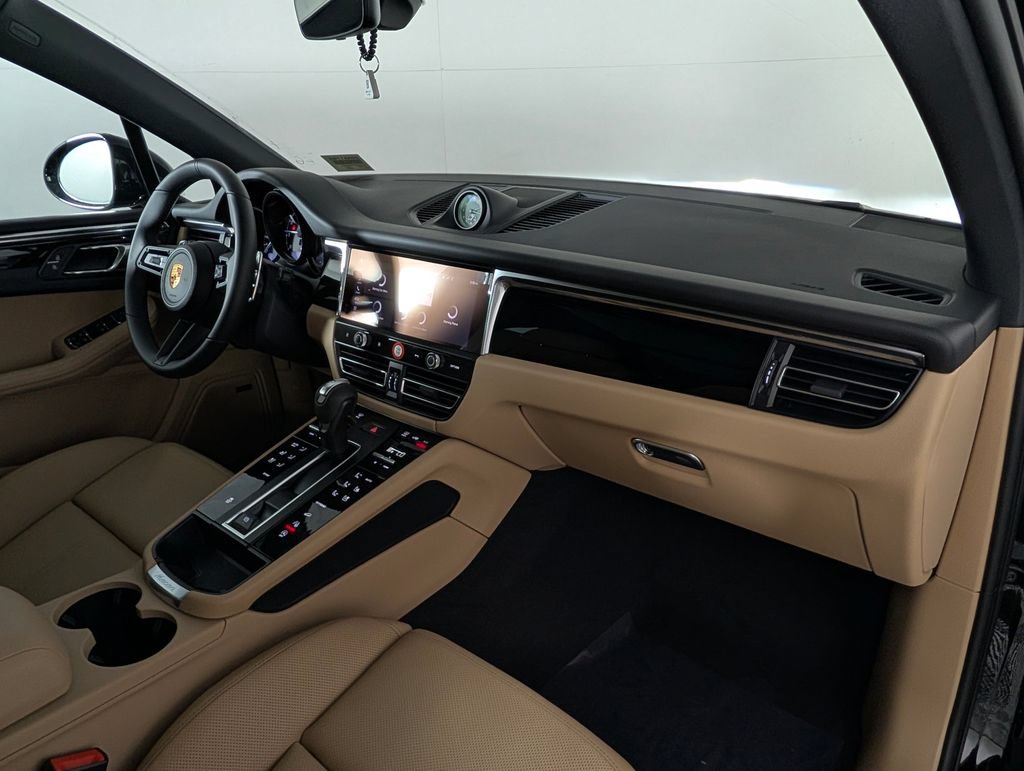 New 2026 Porsche Macan AWD/4WD image 19