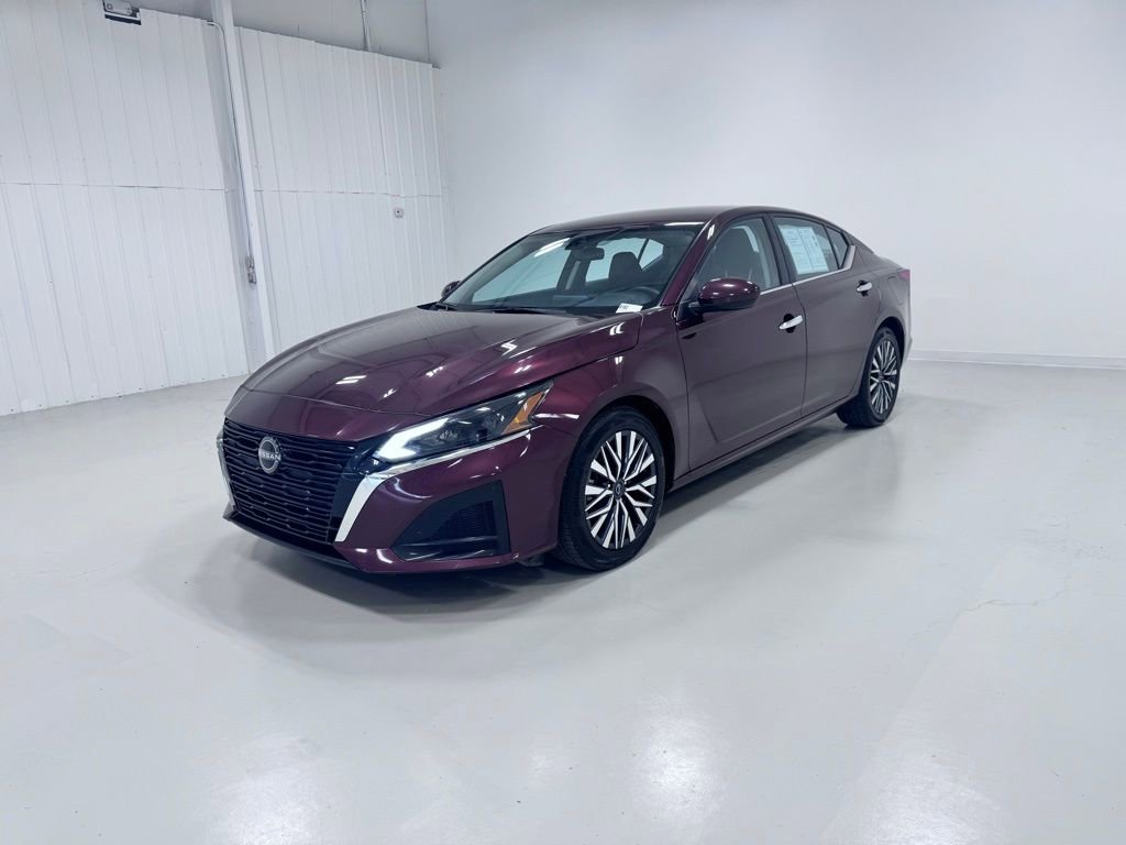 Used 2023 Nissan Altima 2.5 SV