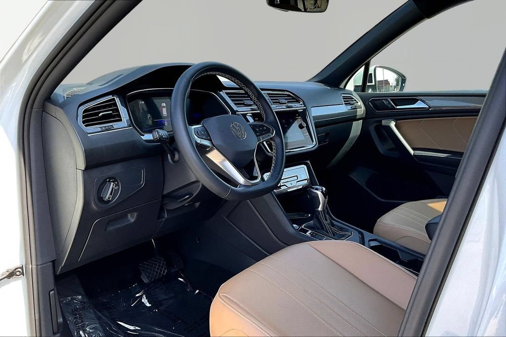 Used 2023 Volkswagen Tiguan SE FWD image 18