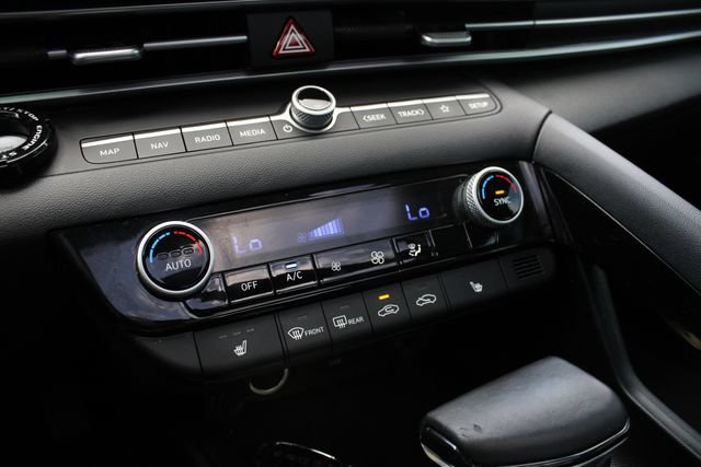 Used 2023 Hyundai Elantra Limited FWD image 18