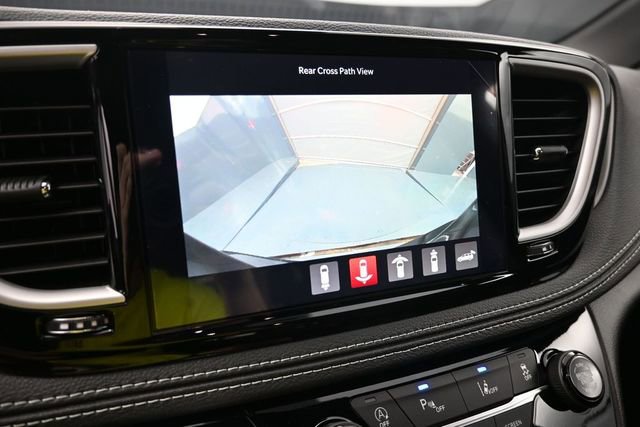 New 2027 Chrysler Pacifica Select FWD image 44