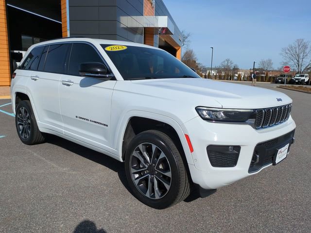 Used 2023 Jeep Grand Cherokee Overland image 2