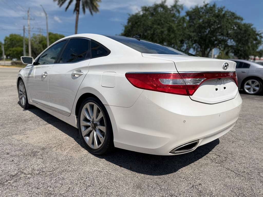 Used 2014 Hyundai Azera Limited w/ Option Group 02 FWD image 3
