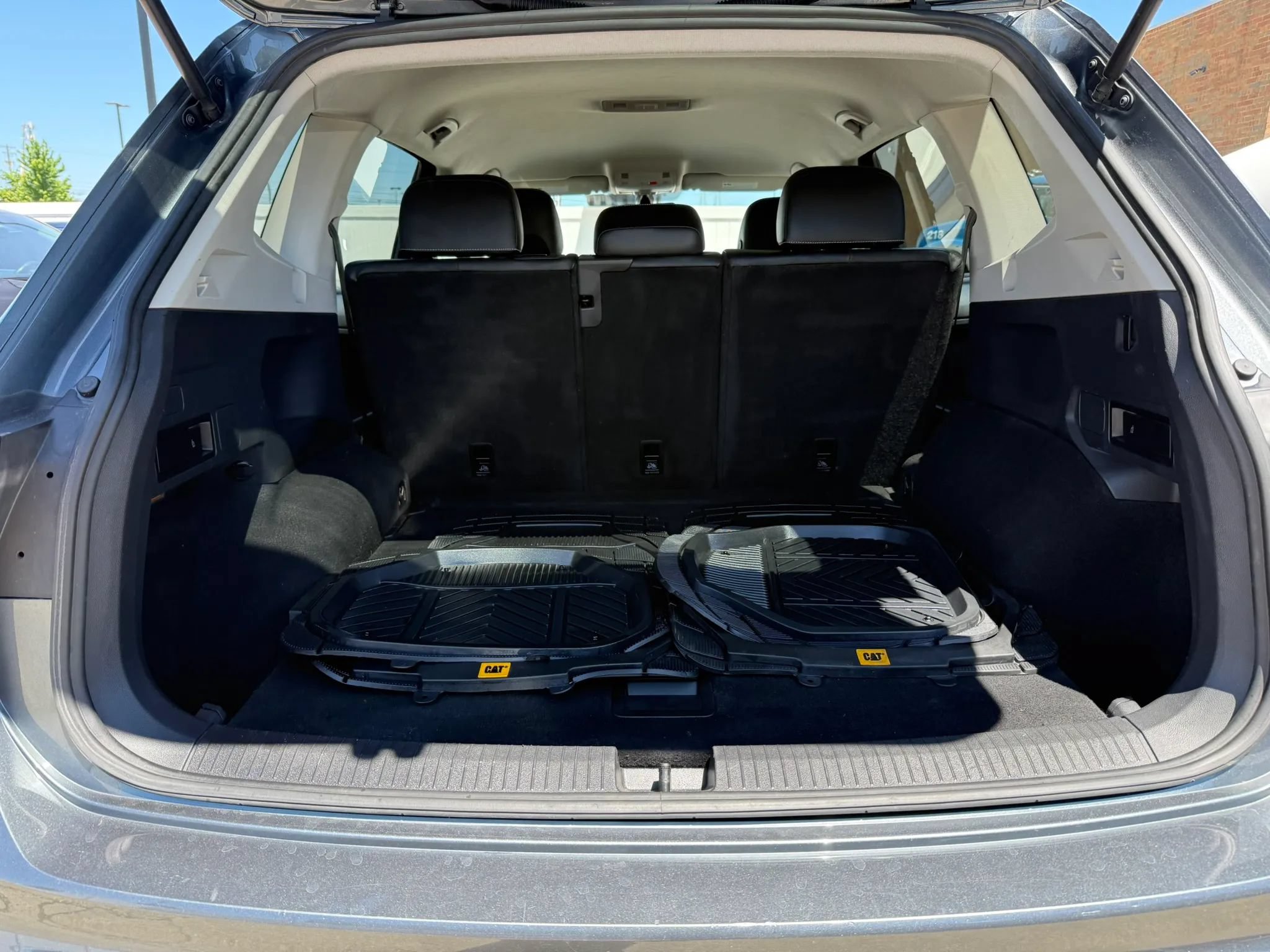 Used 2021 Volkswagen Tiguan SE R-Line AWD/4WD image 14