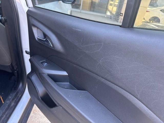 Used 2025 Chevrolet Trax ACTIV w/ Driver Confidence Package image 31