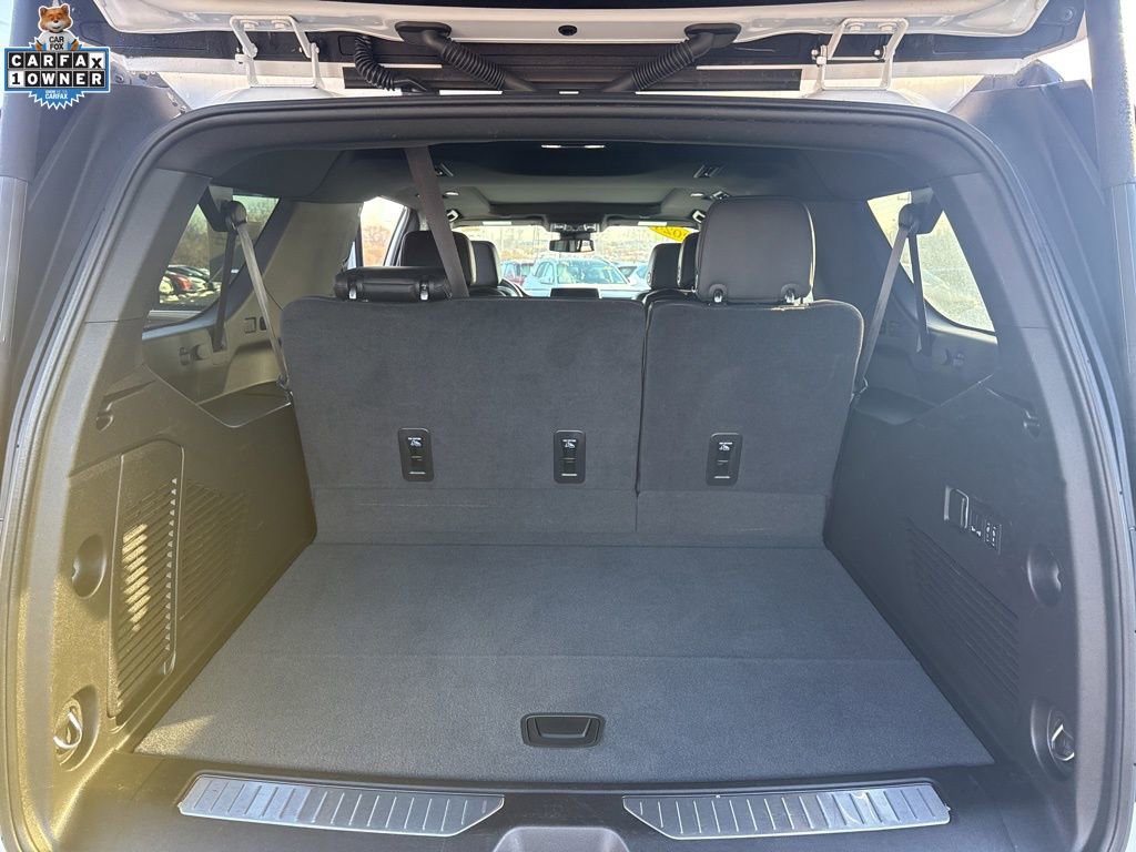 Used 2024 Chevrolet Suburban RST w/ Luxury Package image 13