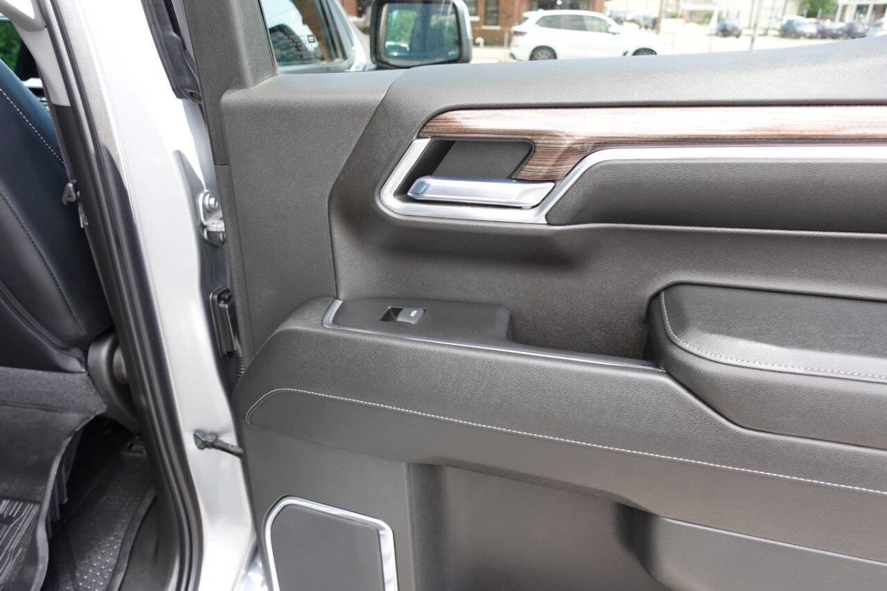 Used 2023 Chevrolet Silverado 1500 LT AWD/4WD image 27