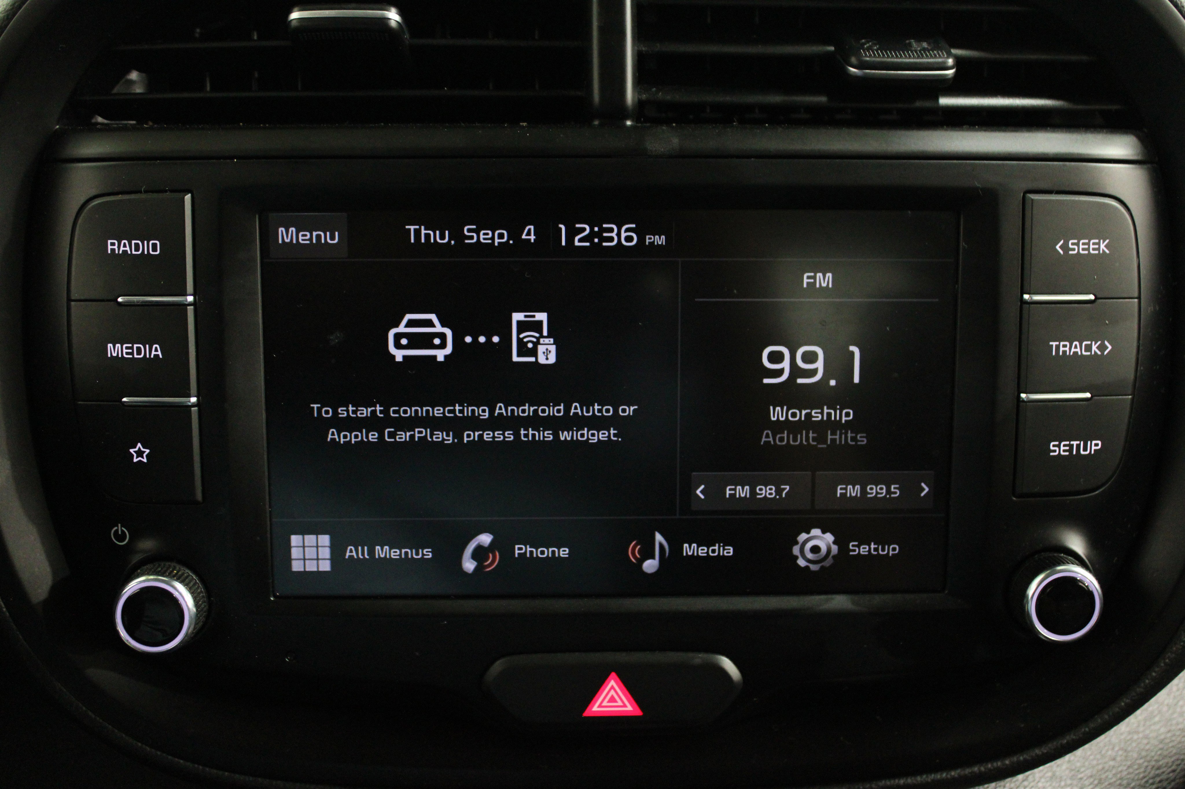 Used 2023 Kia Soul LX image 11