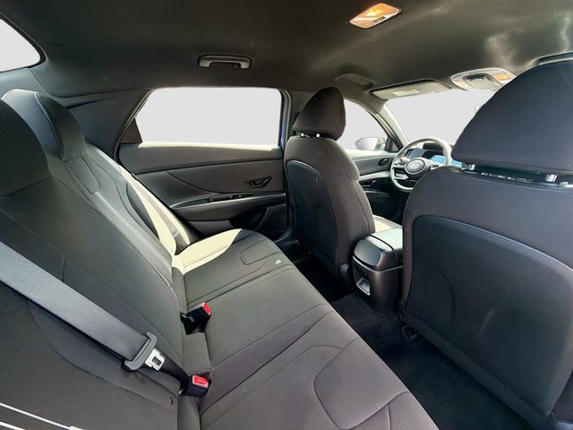 Certified 2025 Hyundai Elantra Sport FWD image 25