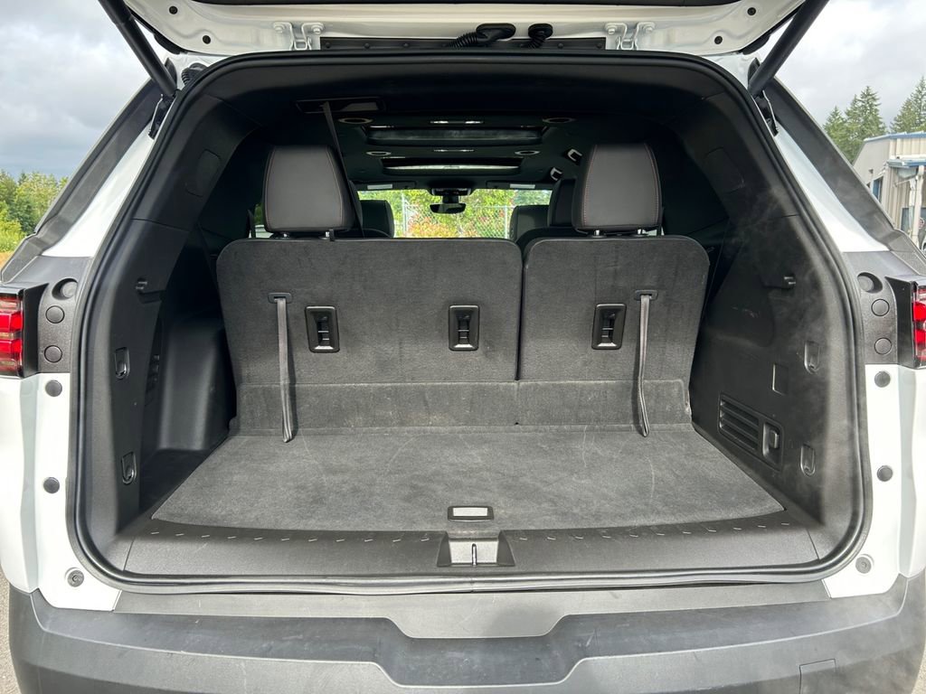 Used 2023 Chevrolet Traverse RS image 25