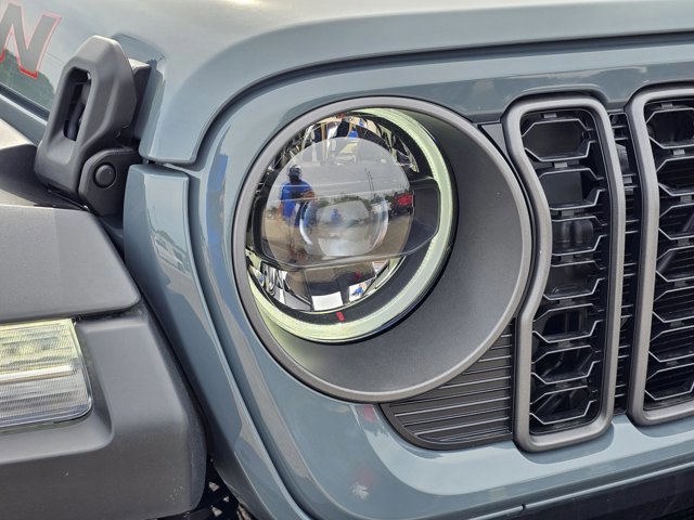 New 2025 Jeep Wrangler Unlimited Rubicon w/ XTREMEE 35" Tire Package image 3