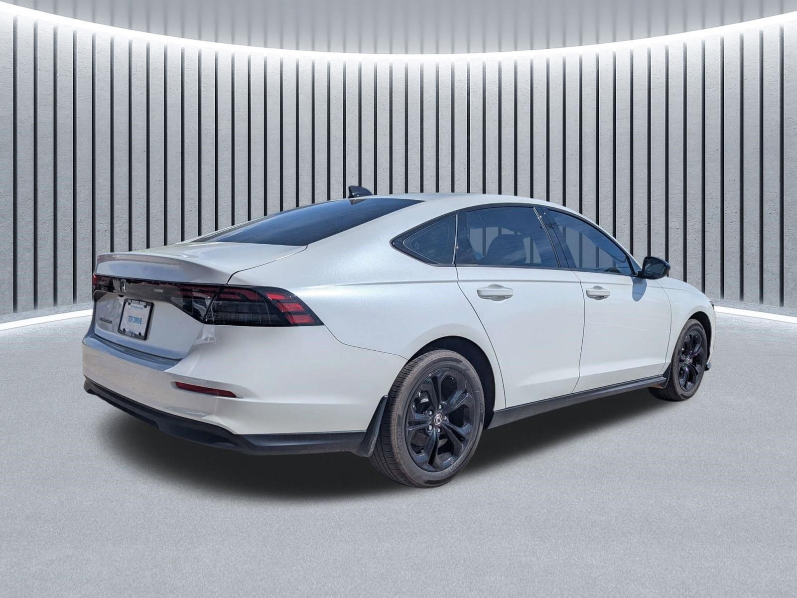 Certified 2025 Honda Accord SE image 5