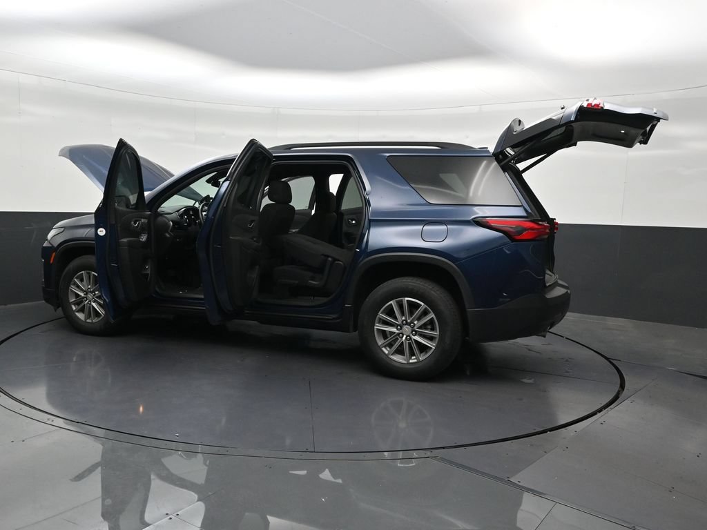 Used 2023 Chevrolet Traverse LT FWD image 35