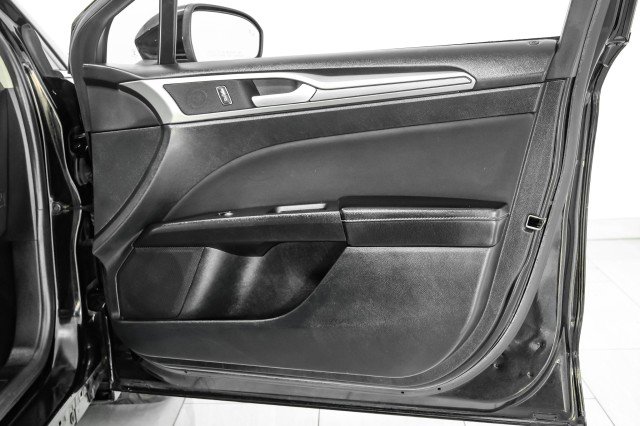 Used 2020 Ford Fusion SE image 41