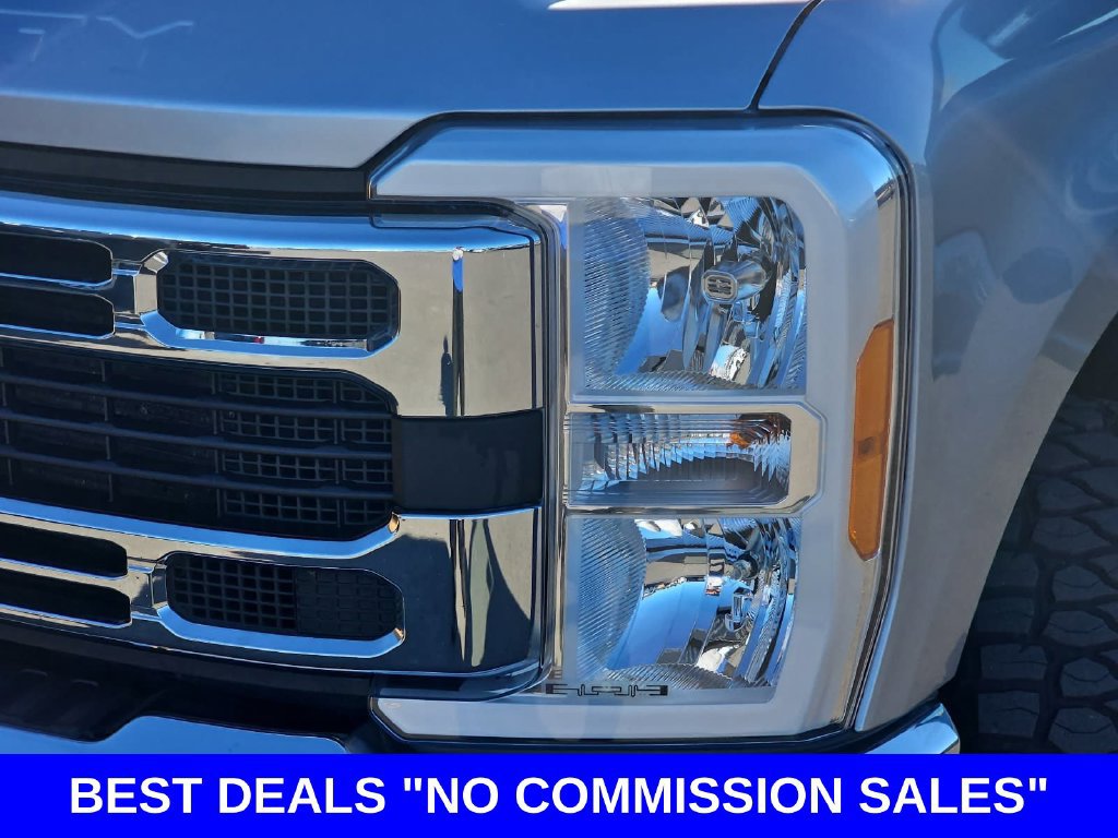 Used 2023 Ford F250 XLT w/ FX4 Off-Road Package AWD/4WD image 32