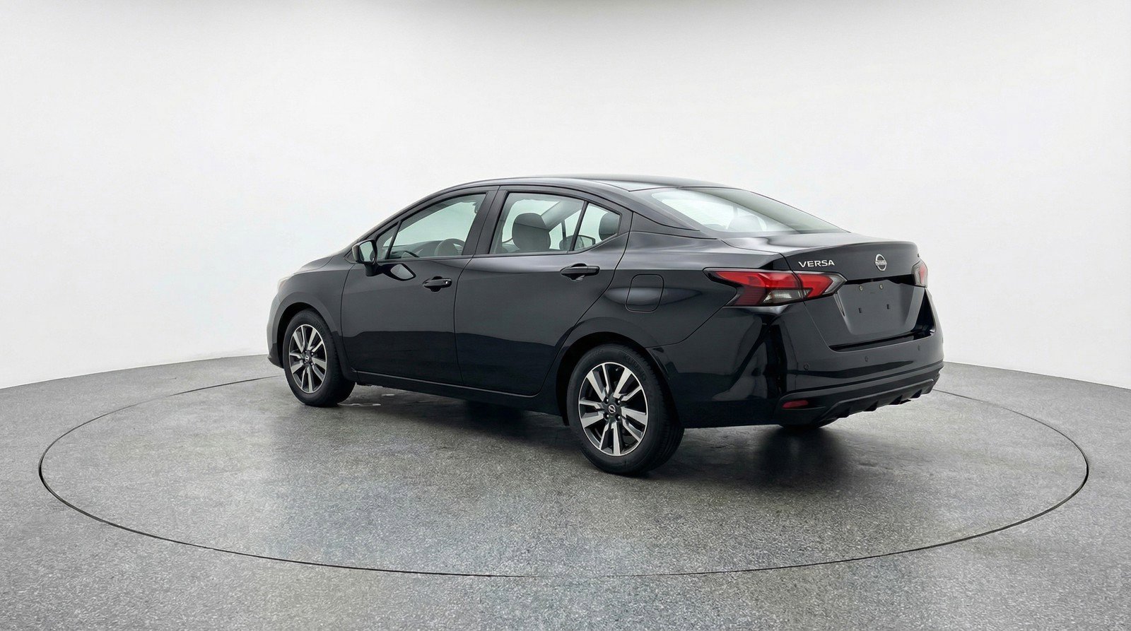 Used 2025 Nissan Versa SV image 6