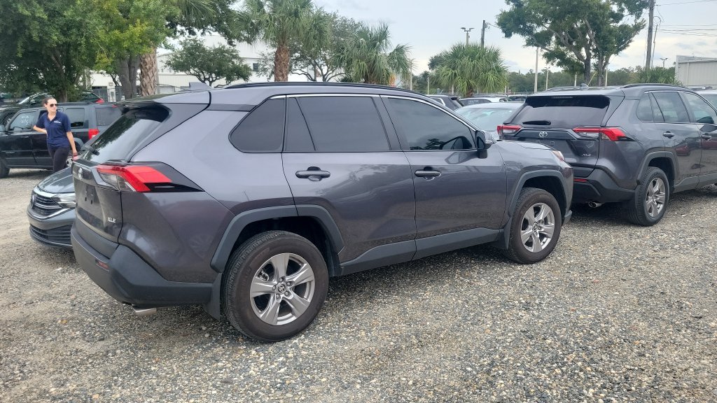 Used 2025 Toyota RAV4 XLE w/ Convenience Package FWD image 7