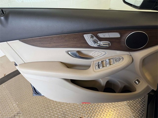 Used 2021 Mercedes-Benz GLC 300 4MATIC image 20