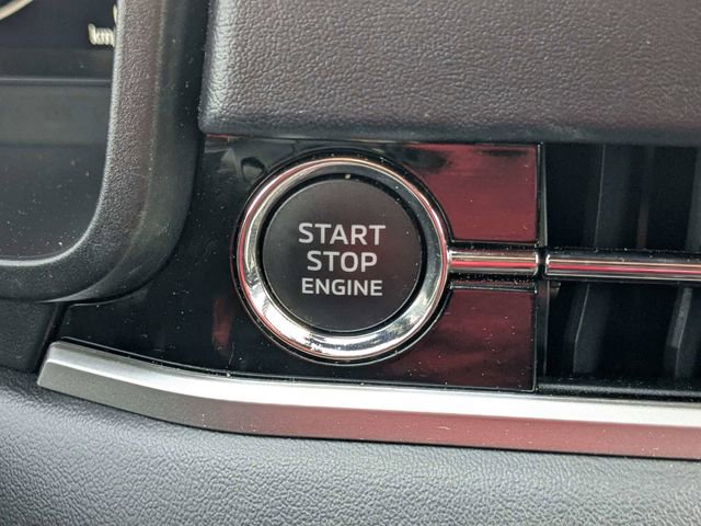 Used 2024 Mitsubishi Outlander SE image 29