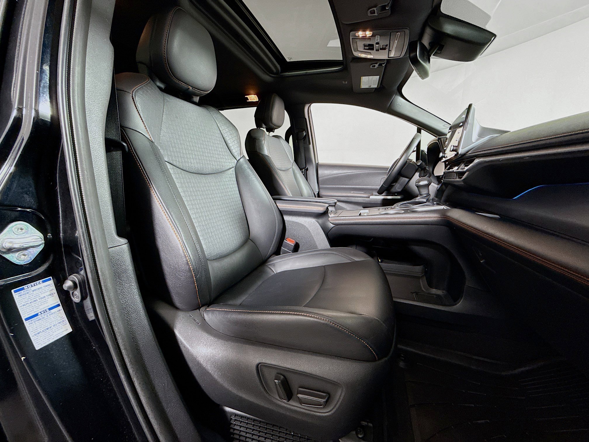 Certified 2022 Toyota Sienna XSE image 28