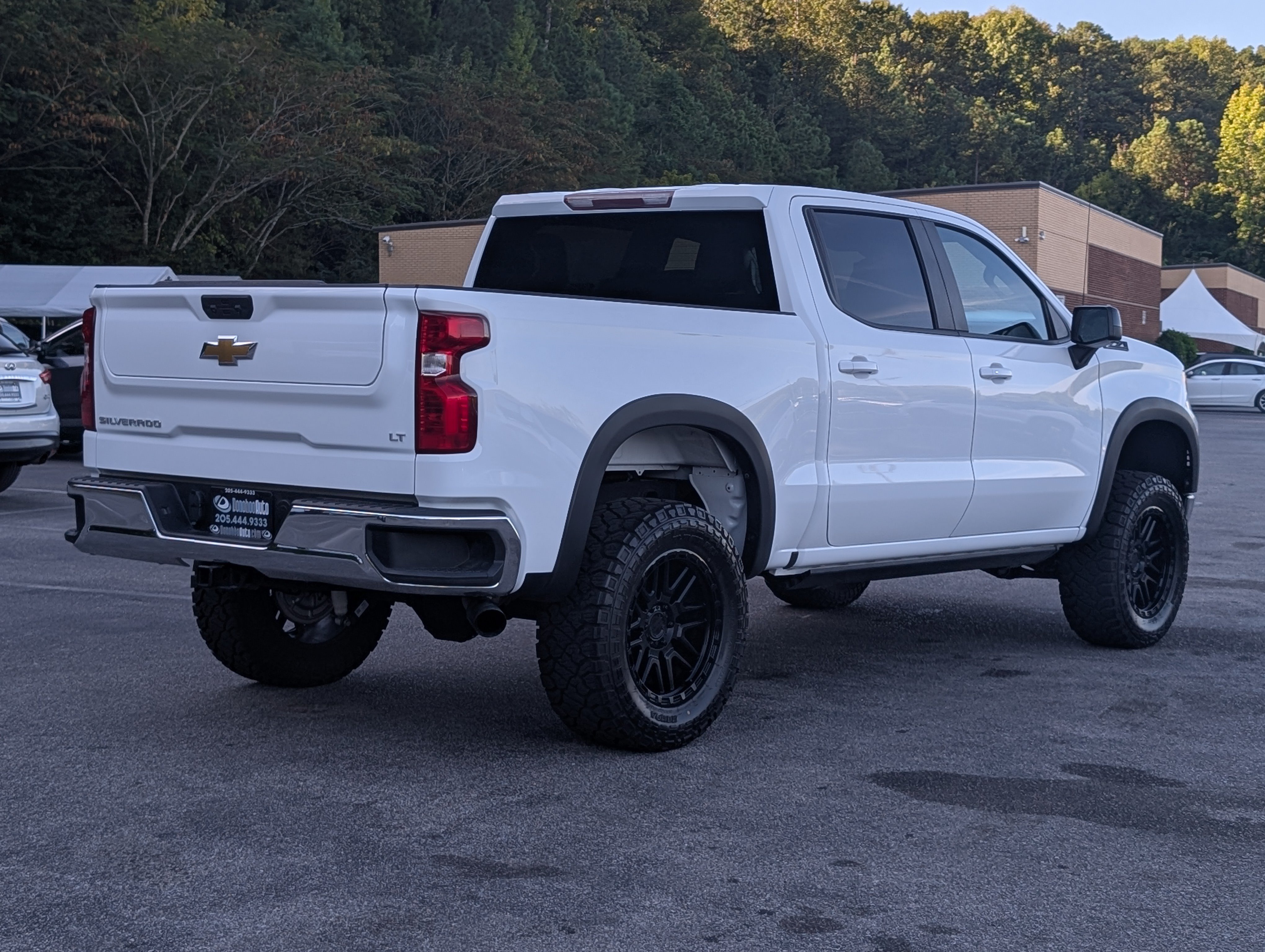 Used 2024 Chevrolet Silverado 1500 LT RWD image 9
