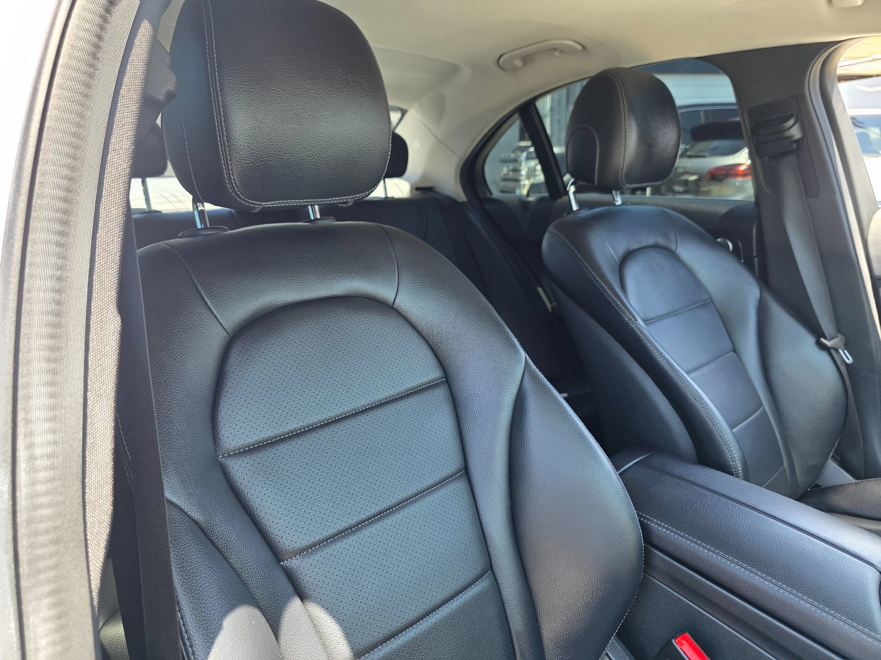 Used 2016 Mercedes-Benz C 350e Sedan w/ Multimedia Package image 10