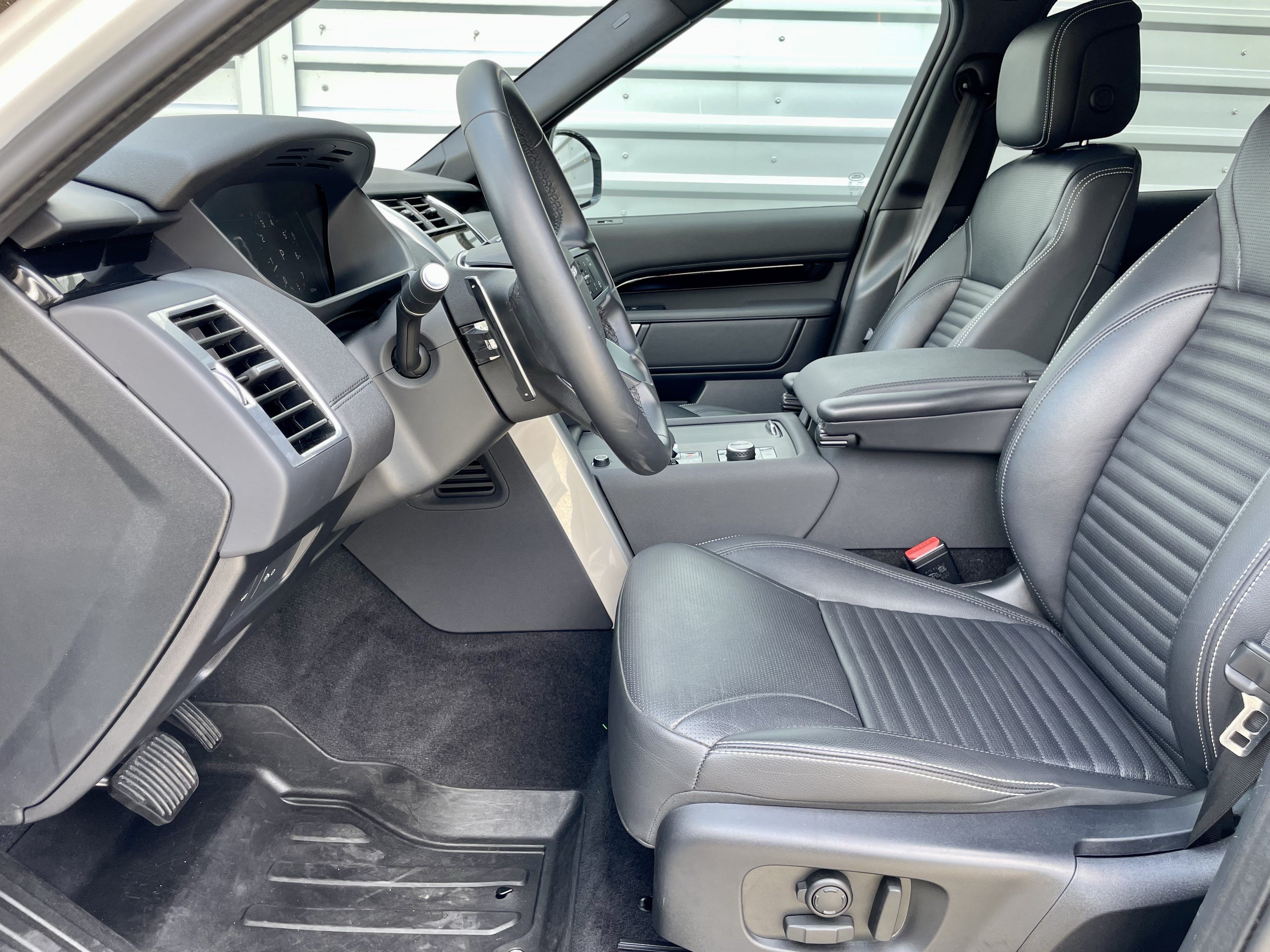 Certified 2025 Land Rover Discovery S AWD/4WD image 14