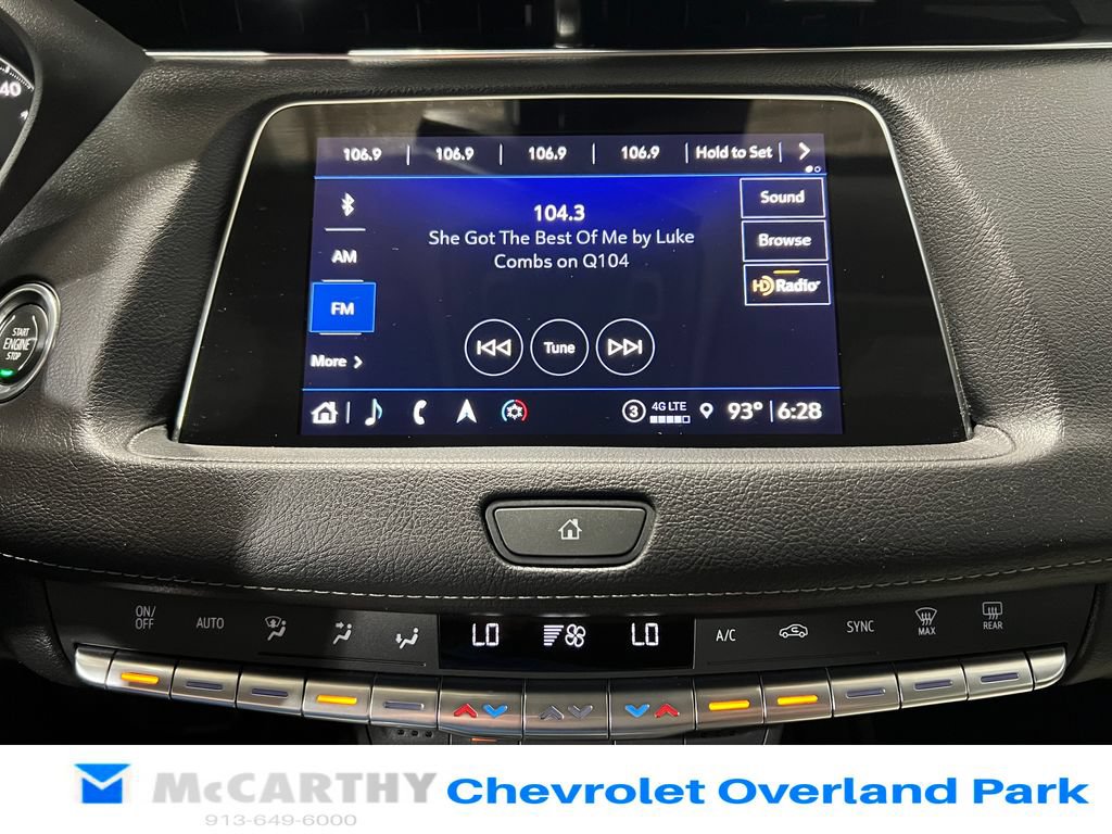 Used 2022 Cadillac XT4 Luxury w/ Cold Weather Package AWD/4WD image 20