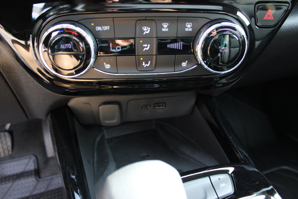 Used 2025 Chevrolet Trax ACTIV w/ Sunroof Package FWD image 20
