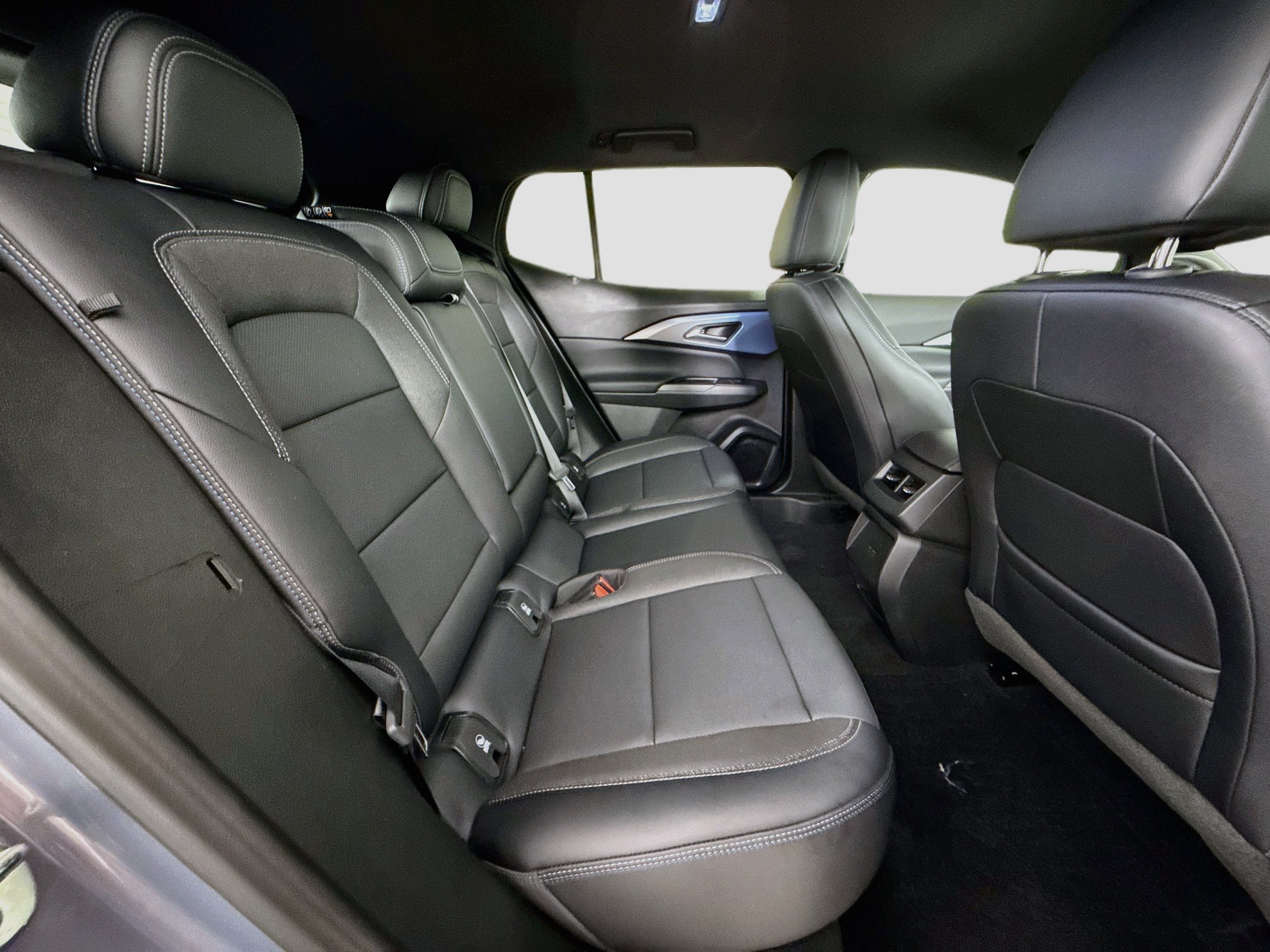 Used 2026 Chevrolet Equinox EV LT w/ LPO, All-Weather Mat Package FWD image 29