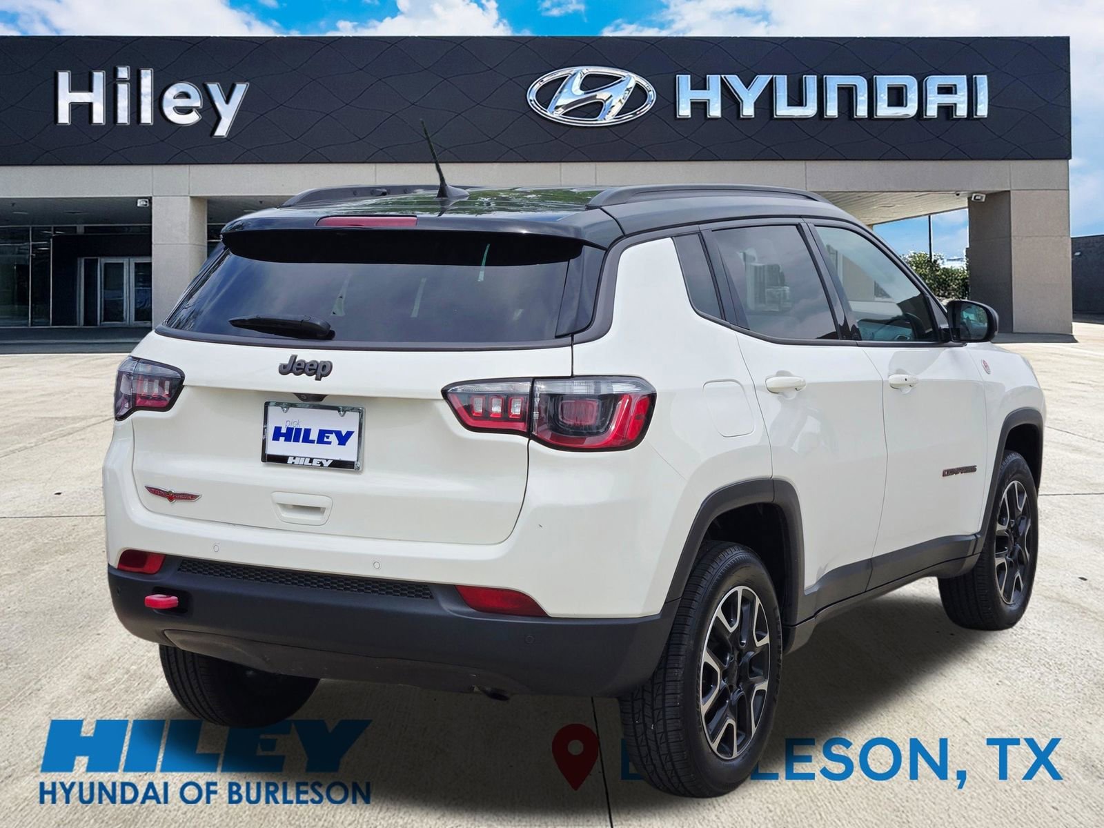 Used 2021 Jeep Compass Trailhawk image 4