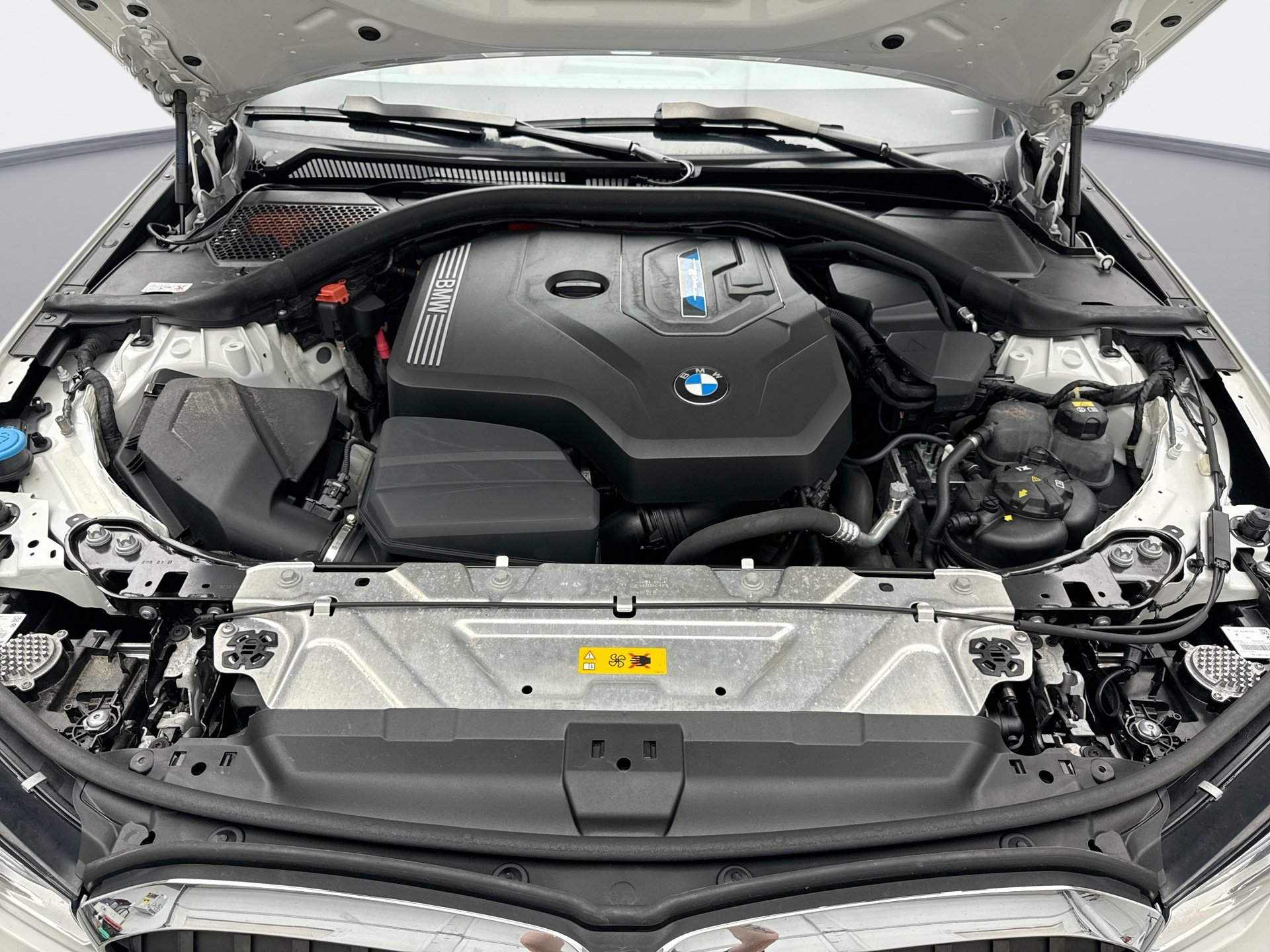 Used 2022 BMW 330e xDrive w/ Driving Assistance Package AWD/4WD image 27